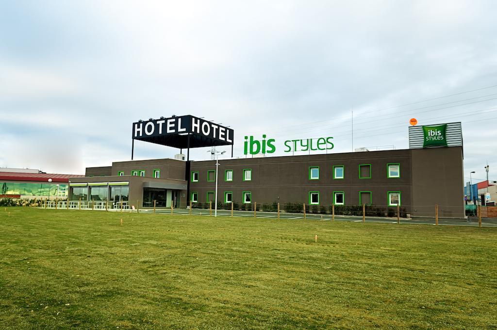 Hotel Ibis Styles Lleida Torrefarrera Zewnętrze zdjęcie